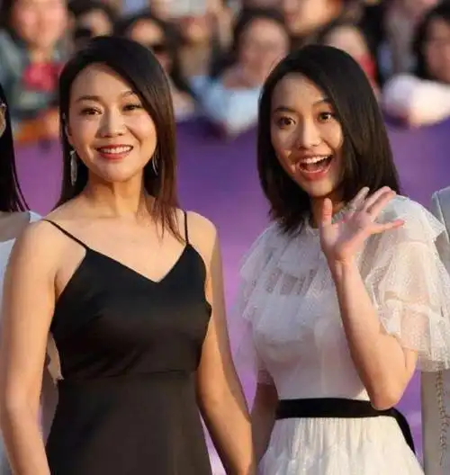 闫妮的腿杨幂的腰这8位生过娃的女星性感起来能迷死人