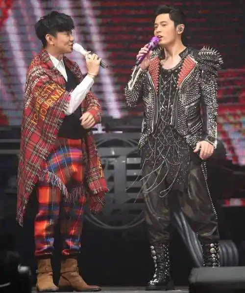 原创天王与偶像的区别牛桃鹿合体被群嘲周杰伦林俊杰太惊艳