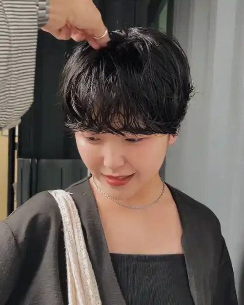 女士短发怕老气?试试纹理烫,蓬松时尚美美哒