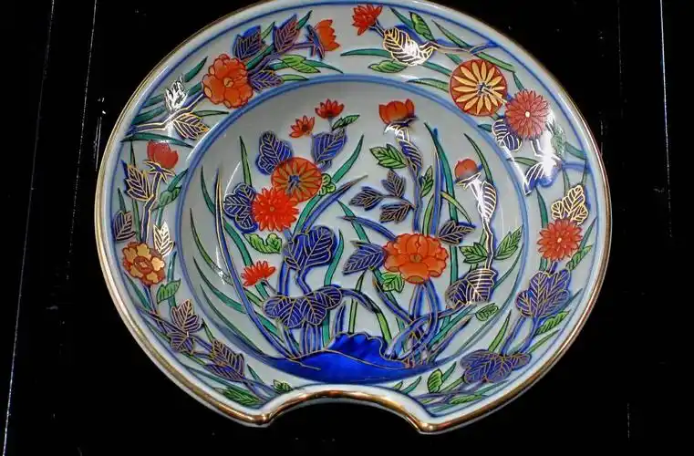 林九郎 色絵菊牡丹灰皿 木枠付