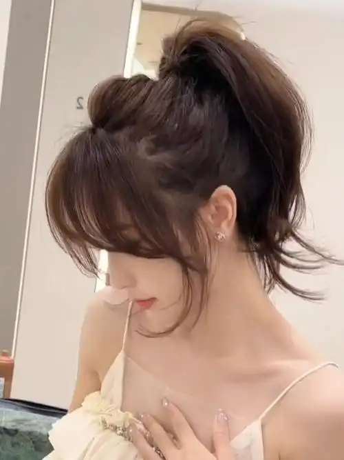 2022最受欢迎的八字刘海扎起来也超美