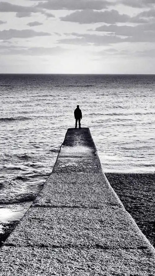 你是黑白 是寂寞 是无人开走的飞机.