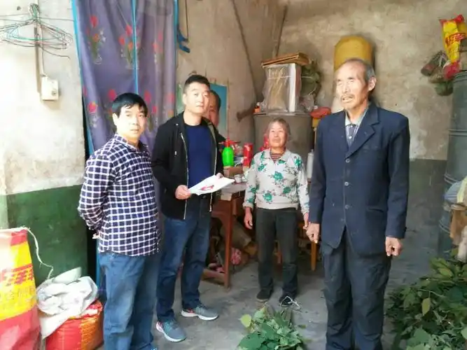 富平县美原中学积极开展教育扶贫大家访活动