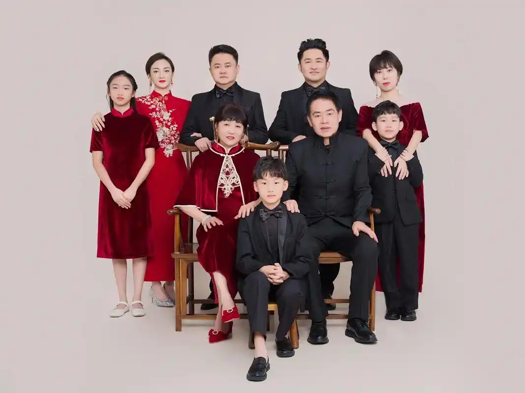 心心念念的全家福终于在2024如愿啦! 世界很大,幸福很小