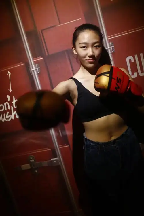 健身房的小姐姐