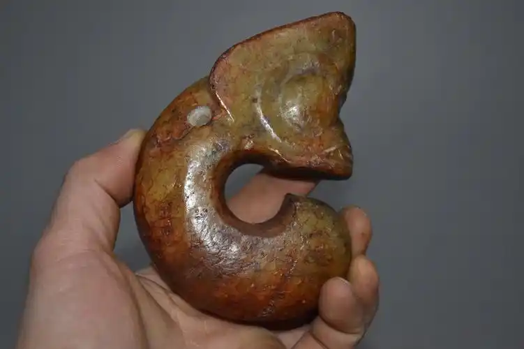 红山文化河磨玉猪龙,玉质通透,值得收藏,重量420克#红山文化