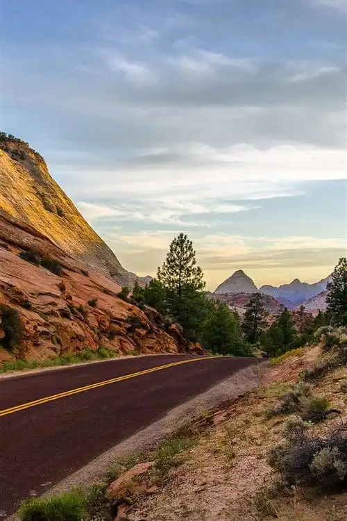 壁纸 山,路,树木,云 3840x2160 uhd 4k 高清壁纸, 图片, 照片