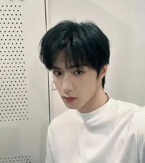 刘耀文,这个名字对于关注娱乐圈的朋友来说,绝对不陌生.