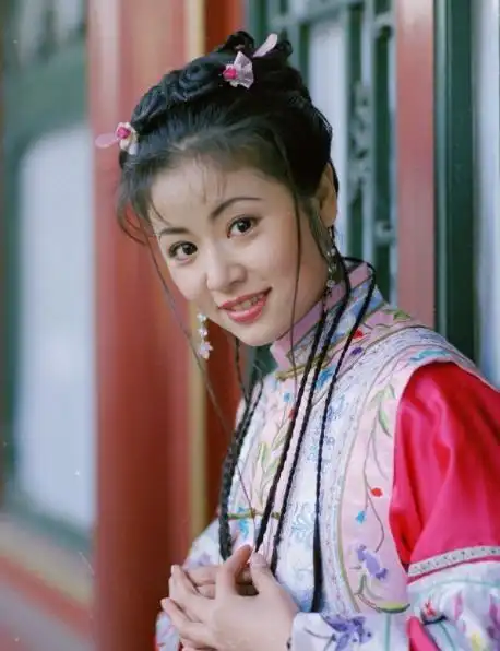 也成功让林心如,苏有朋,周杰等人火遍了大江南北,林心如塑造的紫薇