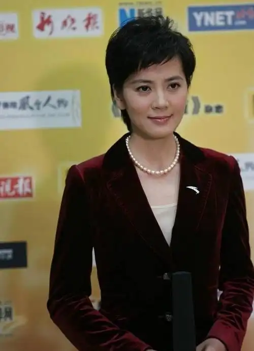 靠世界杯"一炮而红"的央视女主播