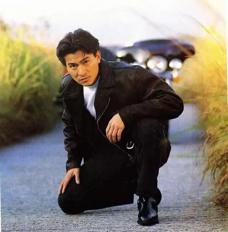 李玟说的初恋刘德华应该是这样的吧?