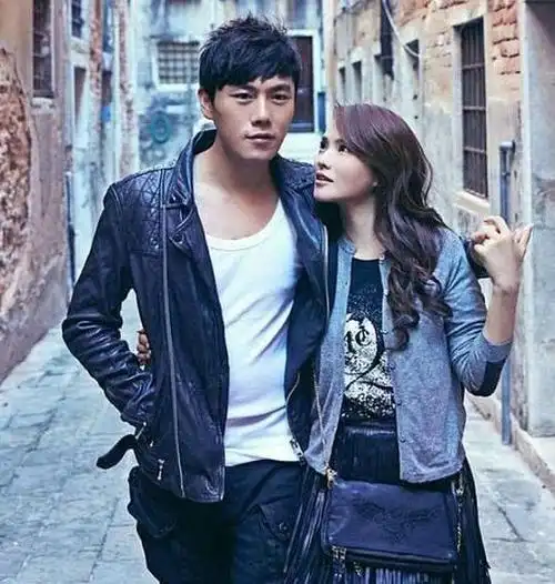 终于知道秦昊为什么爱差他十岁的伊能静了,他这番话完全说出心声