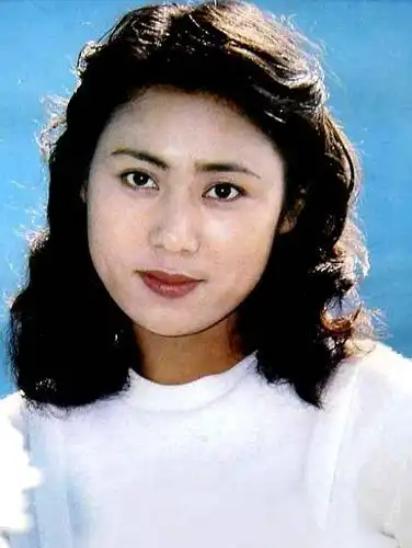 久违的80年代著名女演员李岚最新视频曝光64岁依然年轻有活力