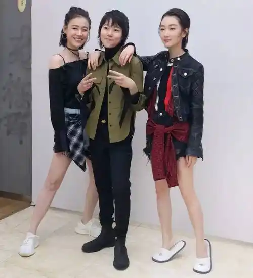 三姐妹上"快本"!看窦靖童周冬雨马思纯如何玩转闺蜜style