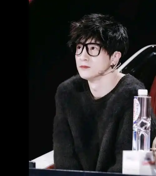 实力唱将"毛不易",遇伯乐"薛之谦"一炮而红