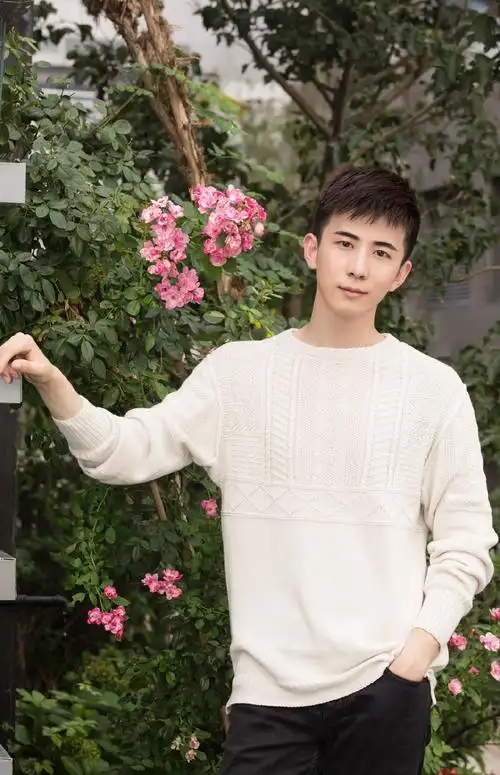 李川文艺暖男帅气写真高清图片29