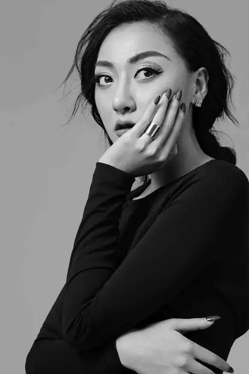 猎毒人情感主题曲虐心上线王金金深情演绎走不进的不同世界