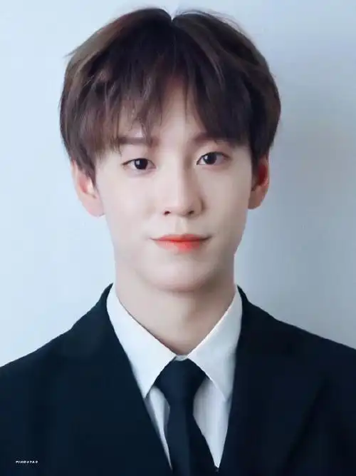 余景天tony超话03#正能量偶像余景天#74是证件照清爽大帅哥,也是