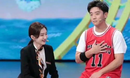 江疏影郑恺上演无聊名场面劝退观众不如黄明昊的即兴反应