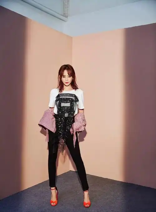 海陆长发比短发更淑女,波浪长卷发宛如小仙女,34岁秒变18岁