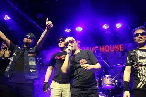 天堂乐队11月17日兰州葵livehouse演出现场