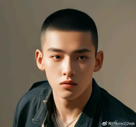 男发剪来剪去,最有型还是超短小寸头,精神利落免打