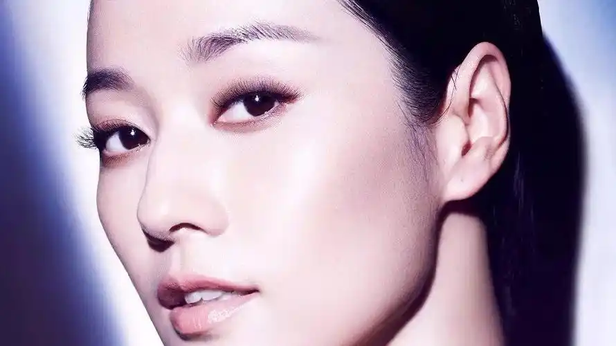 这个脑后长反骨的女人,让我们看到了一条独特的视后之路