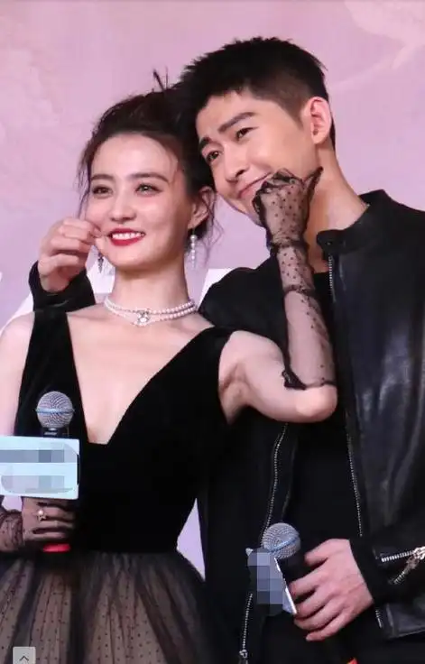 和张铭恩分手后徐璐走出阴影和张翰搂抱捏脸对视满满cp感