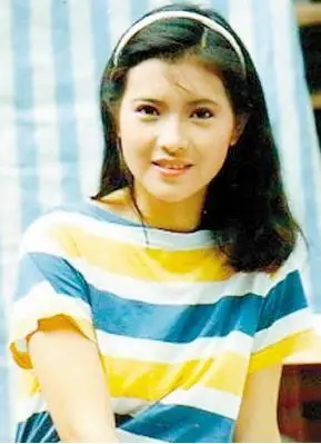 昔日玉女蓝洁瑛酒吧叫骂满头白发引人围观图