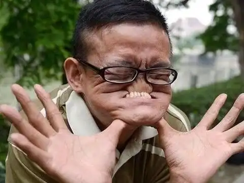 笑囧一族350:逗比奇葩集中营