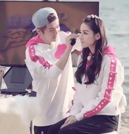 之后一部《三生三世十里桃花》凤九这个角色,直接把迪丽热巴送上巅峰!