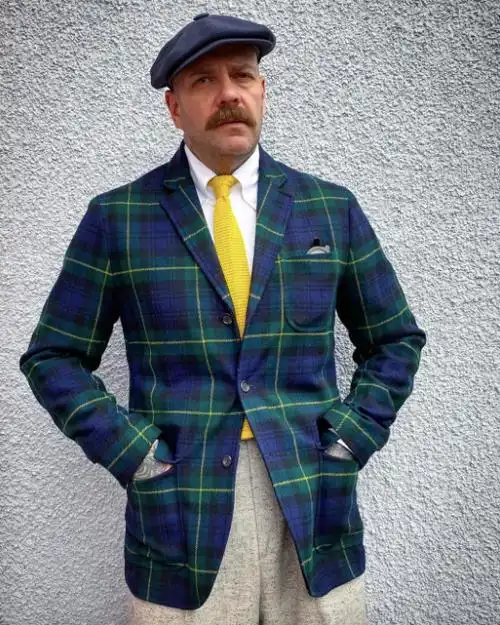 男人的胡子(热男人的胡子)随着时尚的日益流行,男性越来越注重自己,或