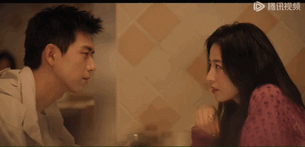 展开说    一,春色  李现周雨彤你们这哪里是新浪扫楼啊,这捧花照片