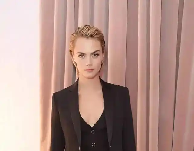 曾经的维密超模carajocelyndelevingne