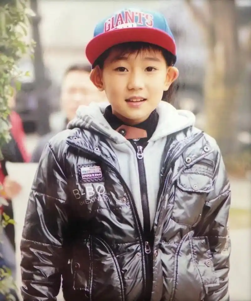 王源童年时期可爱照片合集丸小源软萌上线