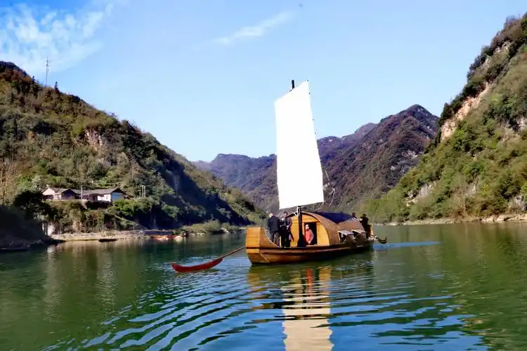 南河又现木帆船