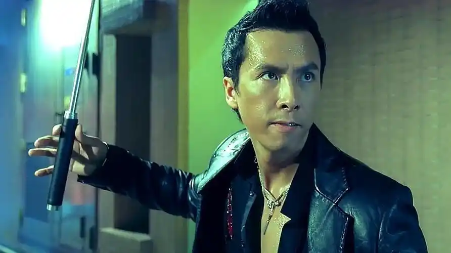 甄子丹曾逼赵文卓退圈甄子丹当年到底做了什么