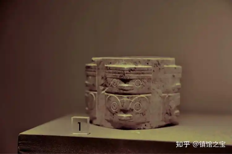 南京博物院镇院之宝人面兽面组合纹玉琮