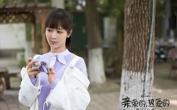 史上「涨粉速度最快」的角色前四名中,邓伦演的《香蜜沉沉燼如霜》里