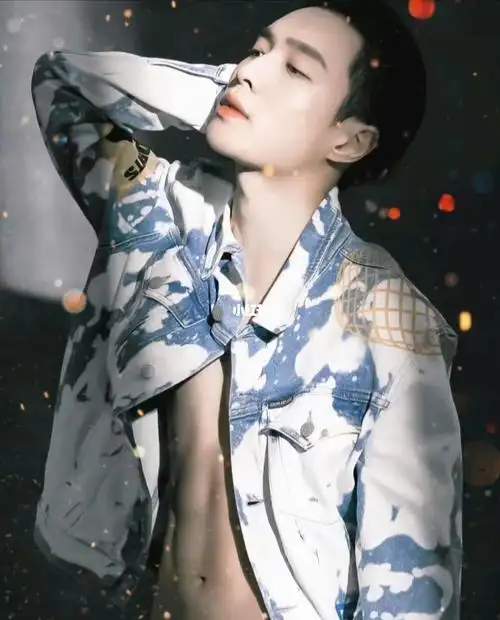 张艺兴_张艺兴_腹肌_娱乐_明星娱乐资讯