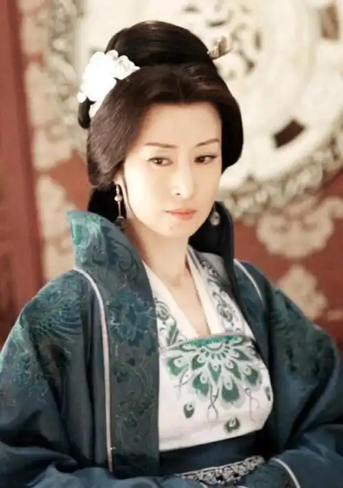 离开只认钱女儿都不管的渣男老公离婚后的刘敏涛活成了姐圈顶流