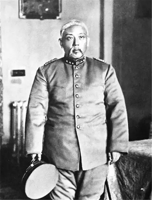 袁世凯和东北王张作霖图四是张作霖送给袁世凯称帝的贺礼