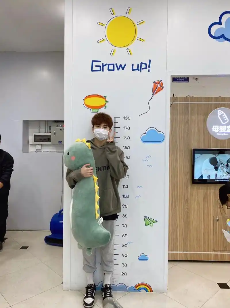 其实看别人老是说男生只有178和180没有179的身高我就纳闷了,比178高