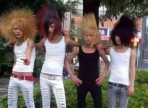 "非主流"鼻祖,初代网红程琳复出直播,35岁颜值依旧在线|90后_网易订阅