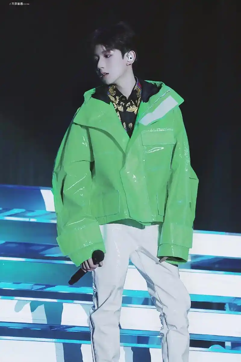 王源   绿衣小源 图源vb - 抖音