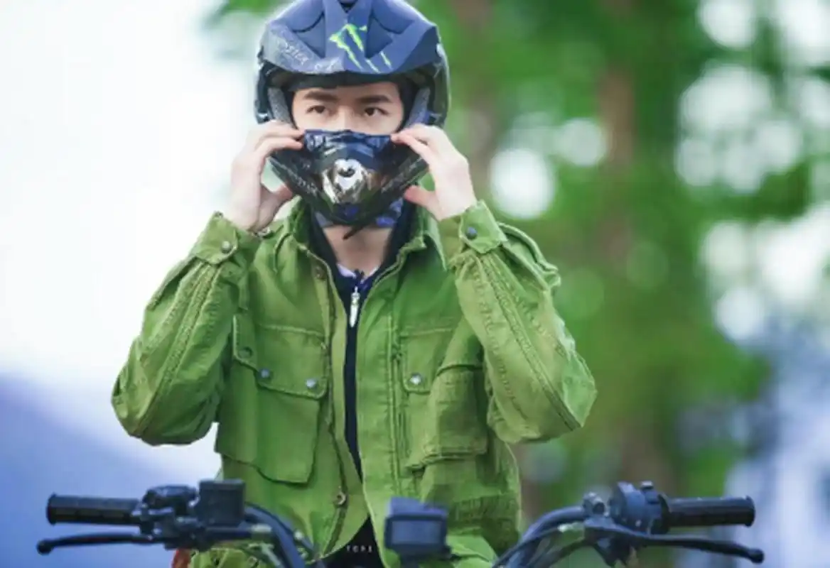 绿色,是王一博最喜欢的颜色