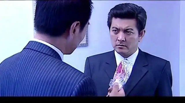 罪域:兆辉煌给市长讲故事,兆哥真嚣张,大白天还敢这样-影视综视频