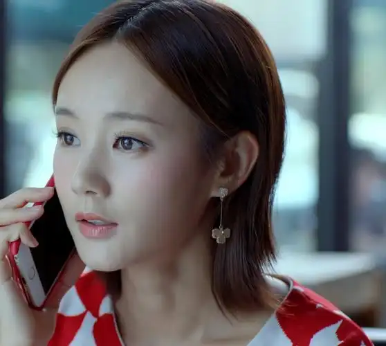 爱我就别想太多李一桐夏可可同款耳环s925银针嘴唇耳钉可爱耳饰