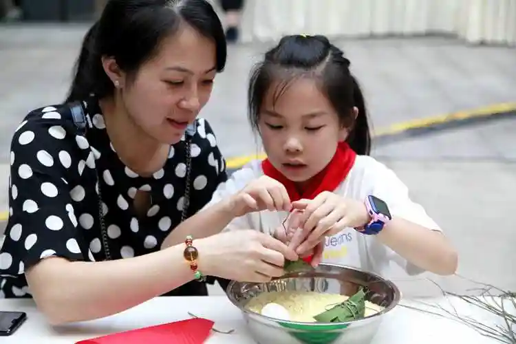 相约在鼎尚,邀您一起(包粽子),并寻找100名孩子参加练字好习惯!