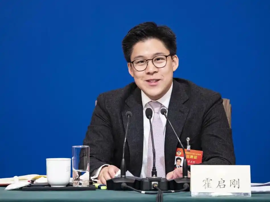 霍启刚又有新职务,成为中粮集团外部董事,郭晶晶成为了大赢家